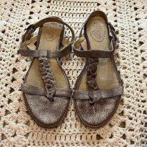 LaTigo Taupe Metallic Leather Dreamy Sandal size 8 1/2